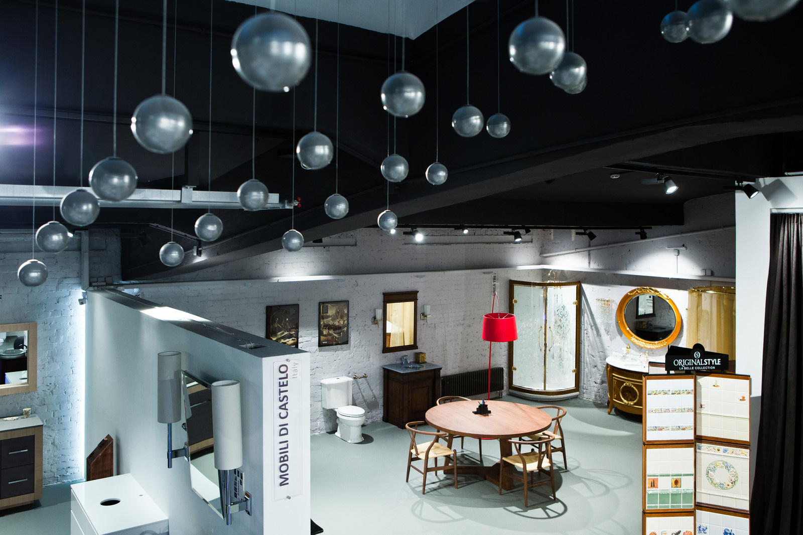 Интерьер шоурума компании "ХОГАРТ-арт"