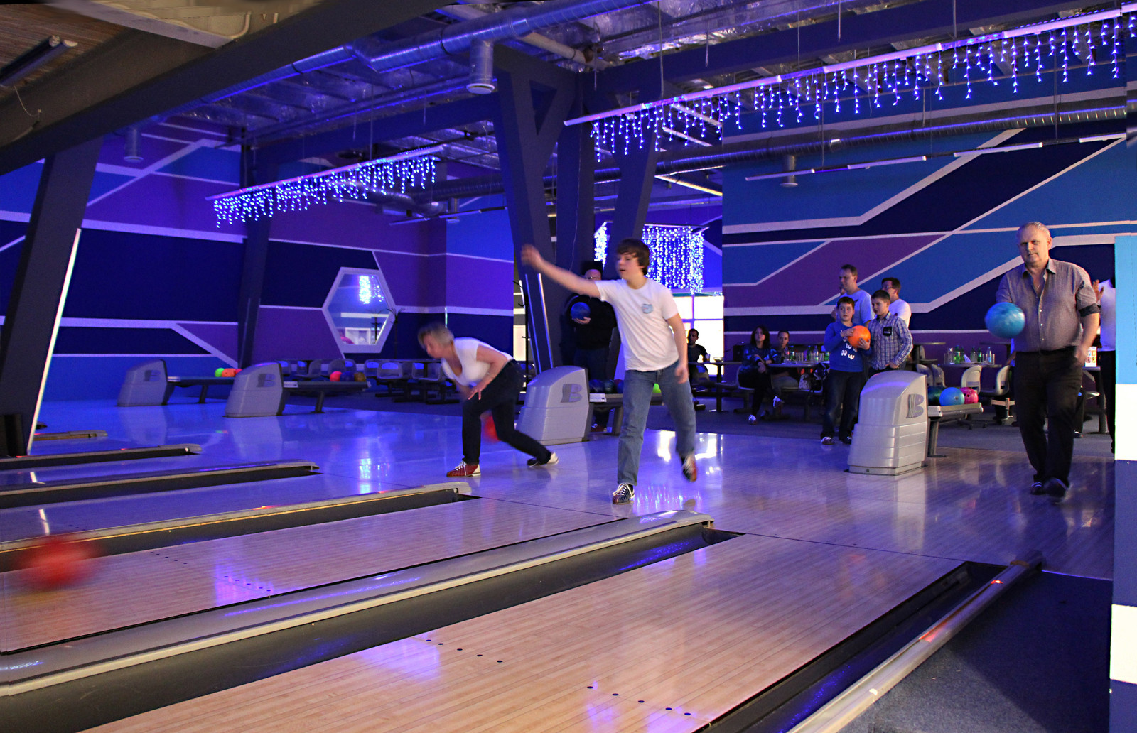 Спортивно-развлекательный центр ОРИОН, Боулинг-центр.