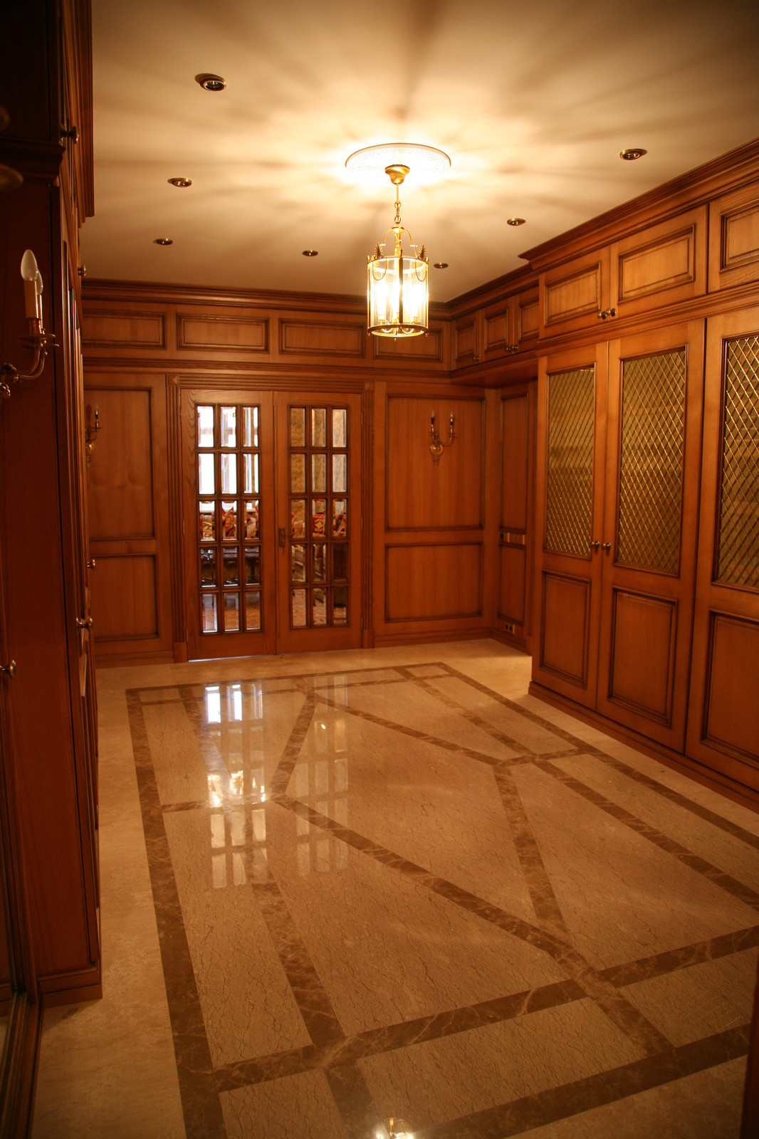 Гардероб и холл