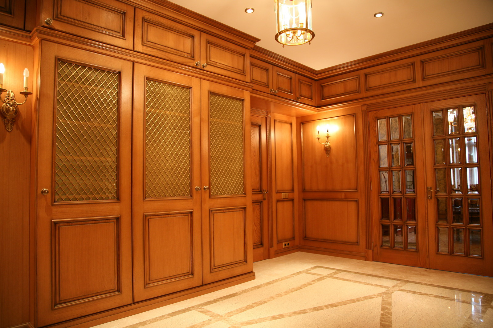 Гардероб и холл