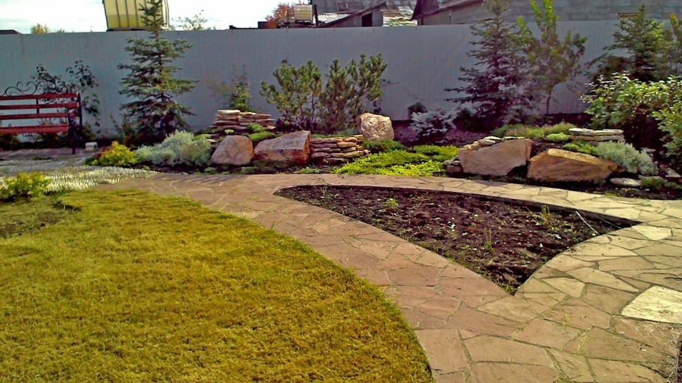 Ландшафтный дизайн двора коттеджа Горный Щит