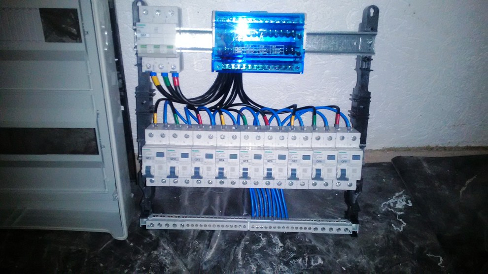 Проектирование, сборка и установка электрощитов