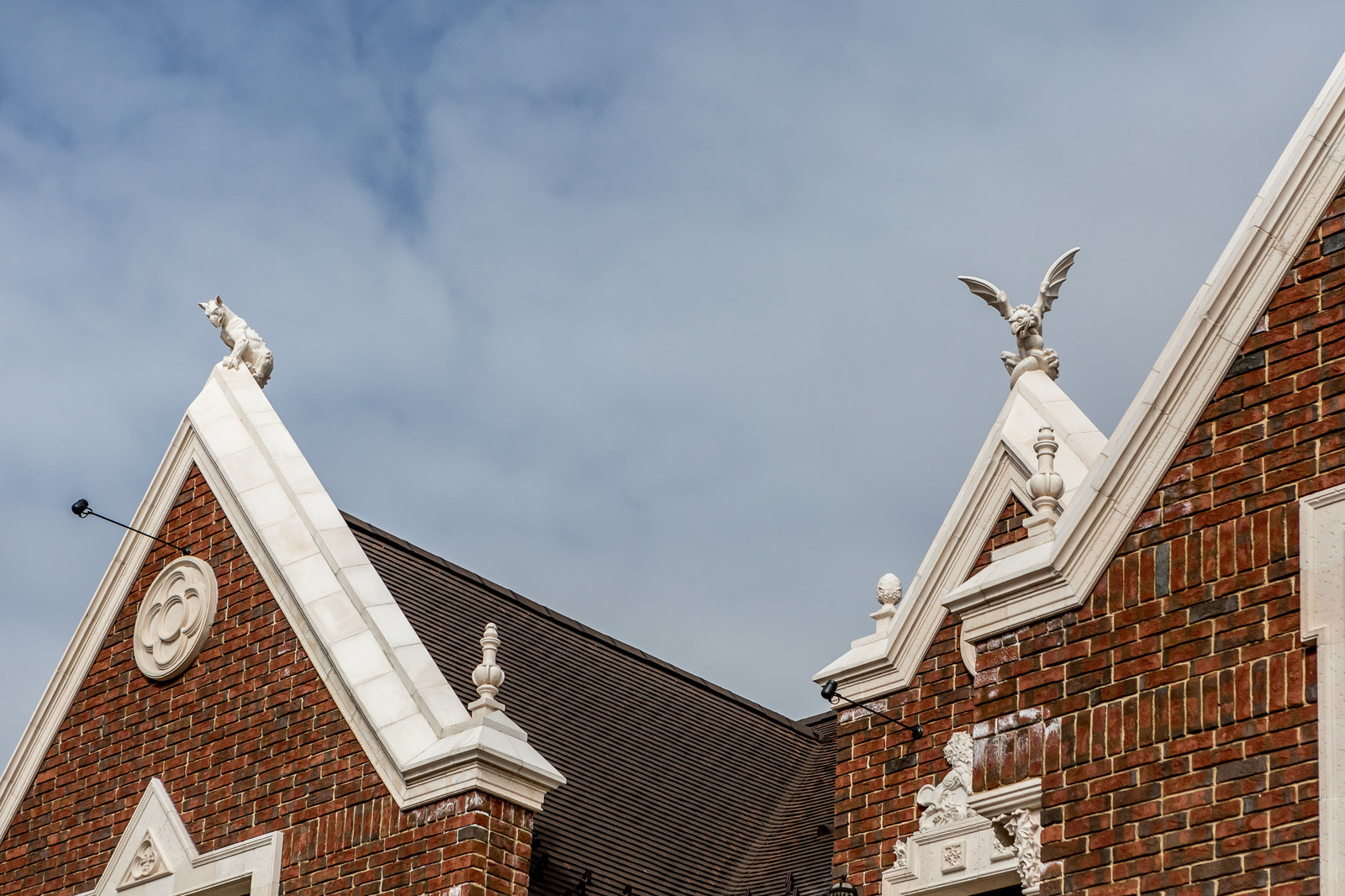 В гостях: Готика с подмосковным характером