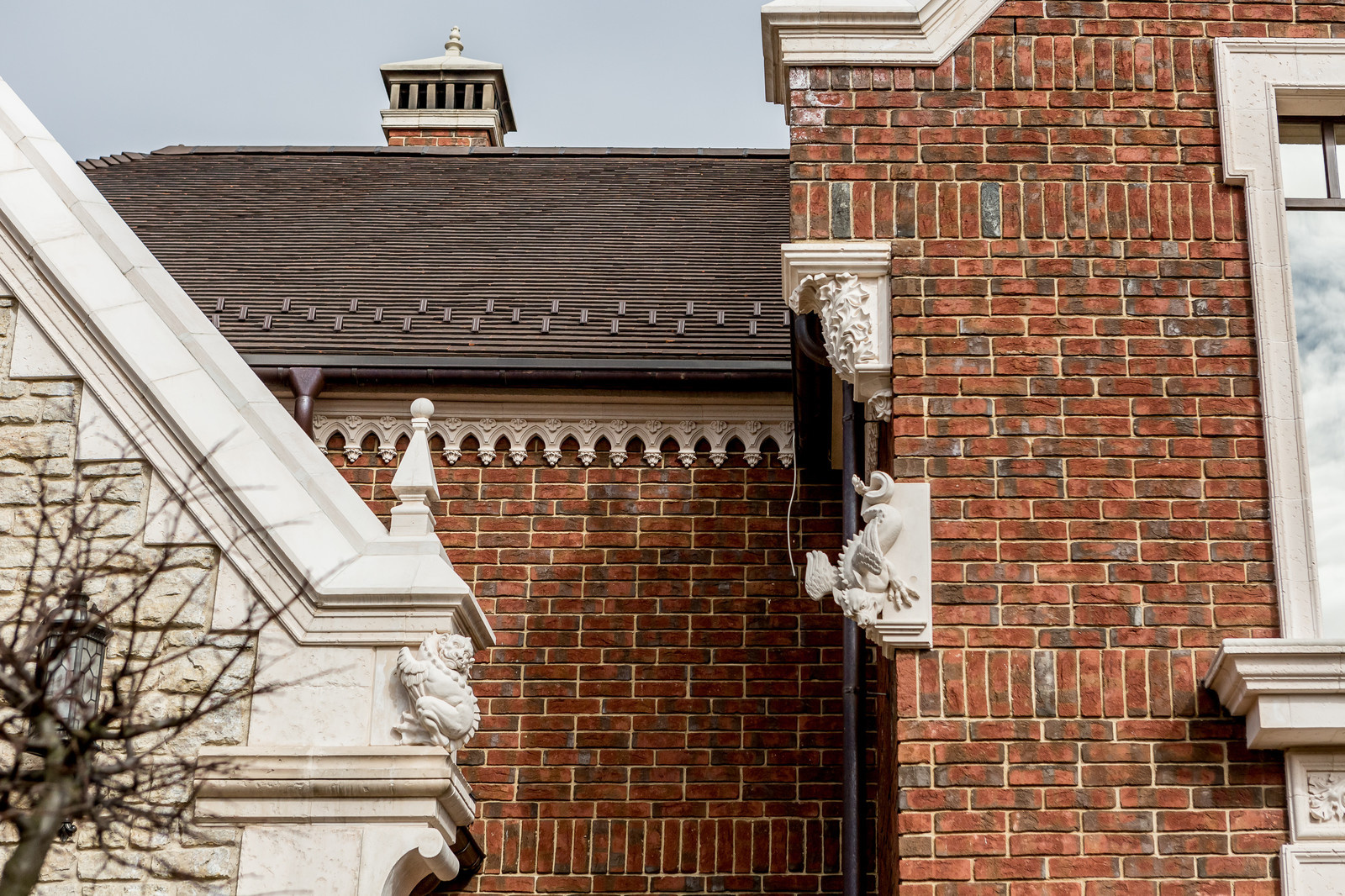 В гостях: Готика с подмосковным характером