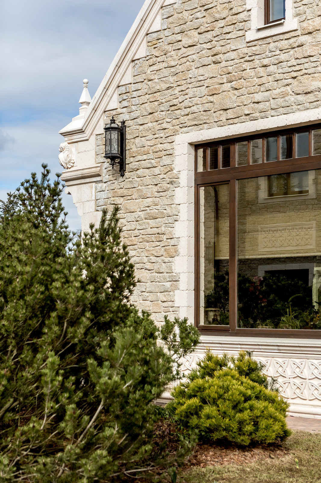 В гостях: Готика с подмосковным характером