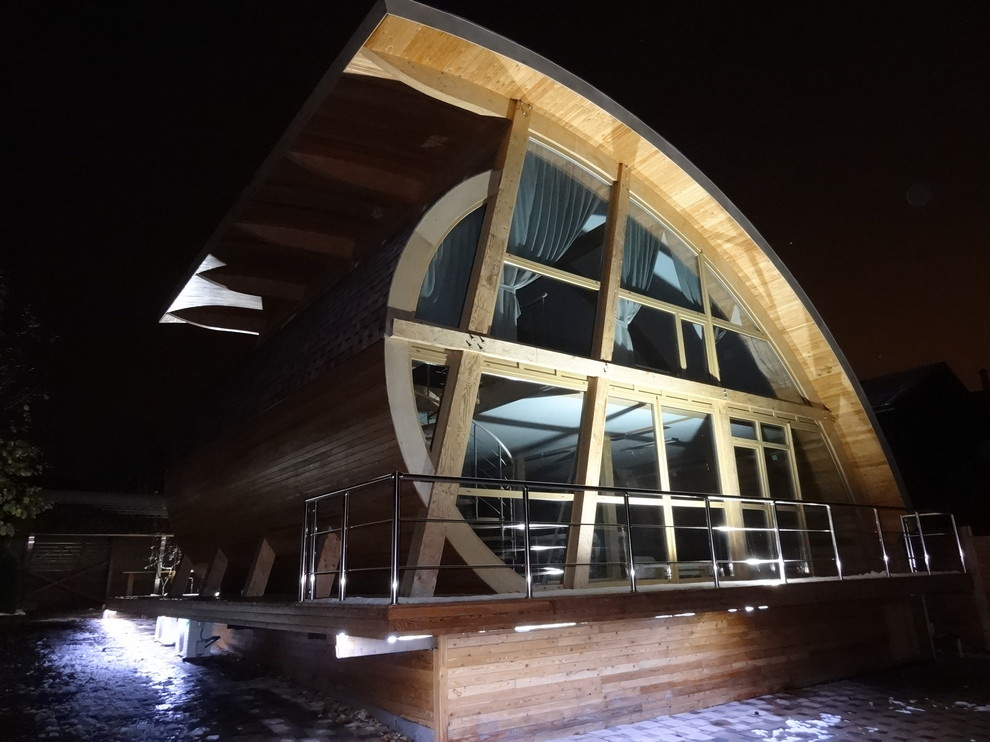 Не обычная архитектура Красноярска - дом на берегу Енисея