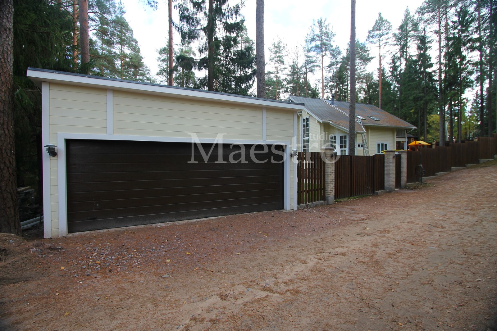 Гараж на 2 автомобиля