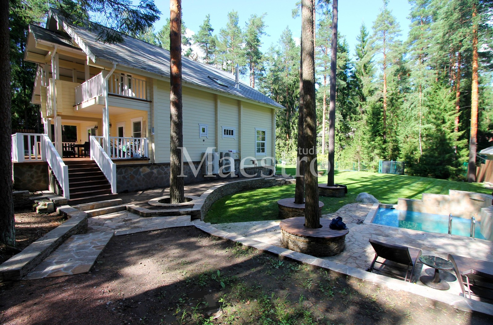 Бассейн с зоной отдыха | Приствольные круги террас