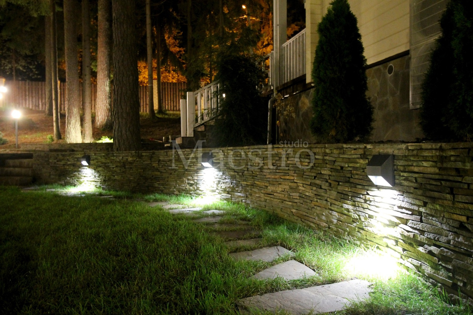 Прожекторы | Подпорная стена террасы