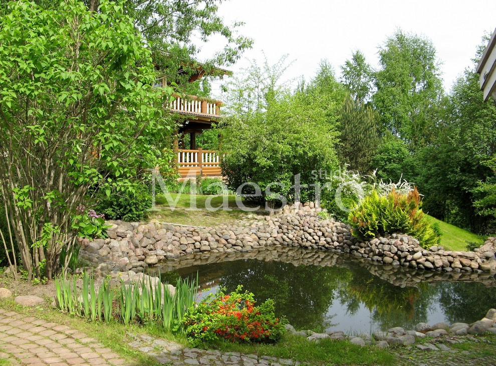 Пруд естественной формы