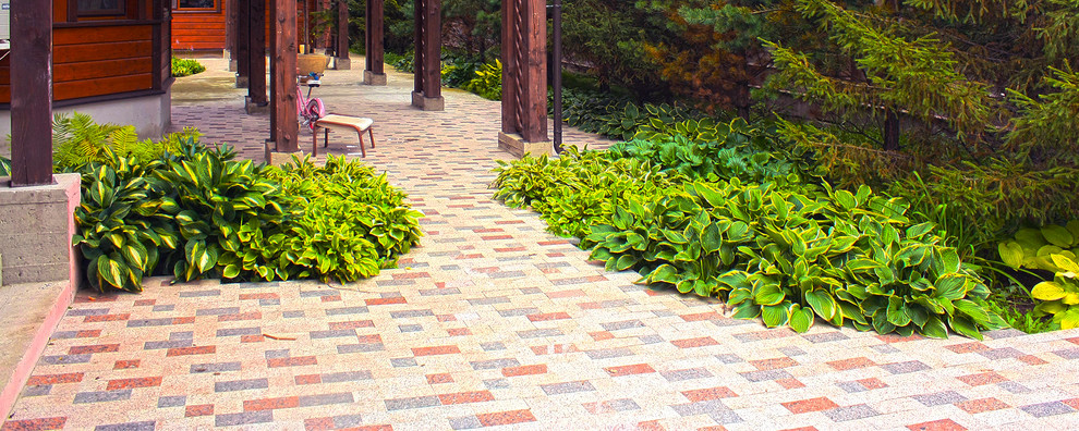 Дизайн сада - цветники у дома.