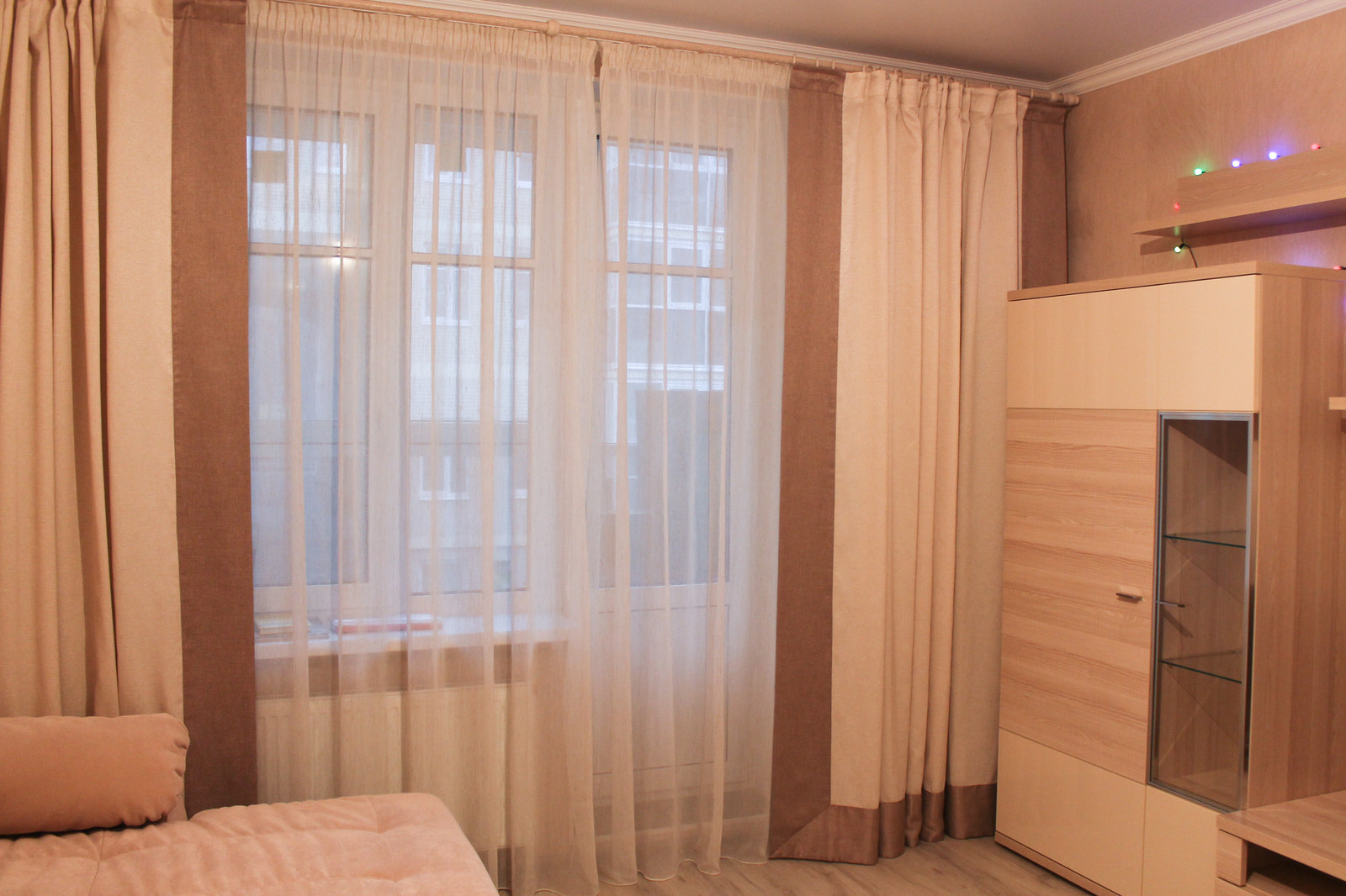 У графского пруда