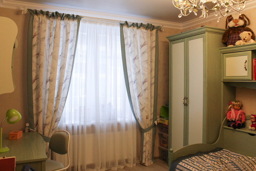 У графского пруда