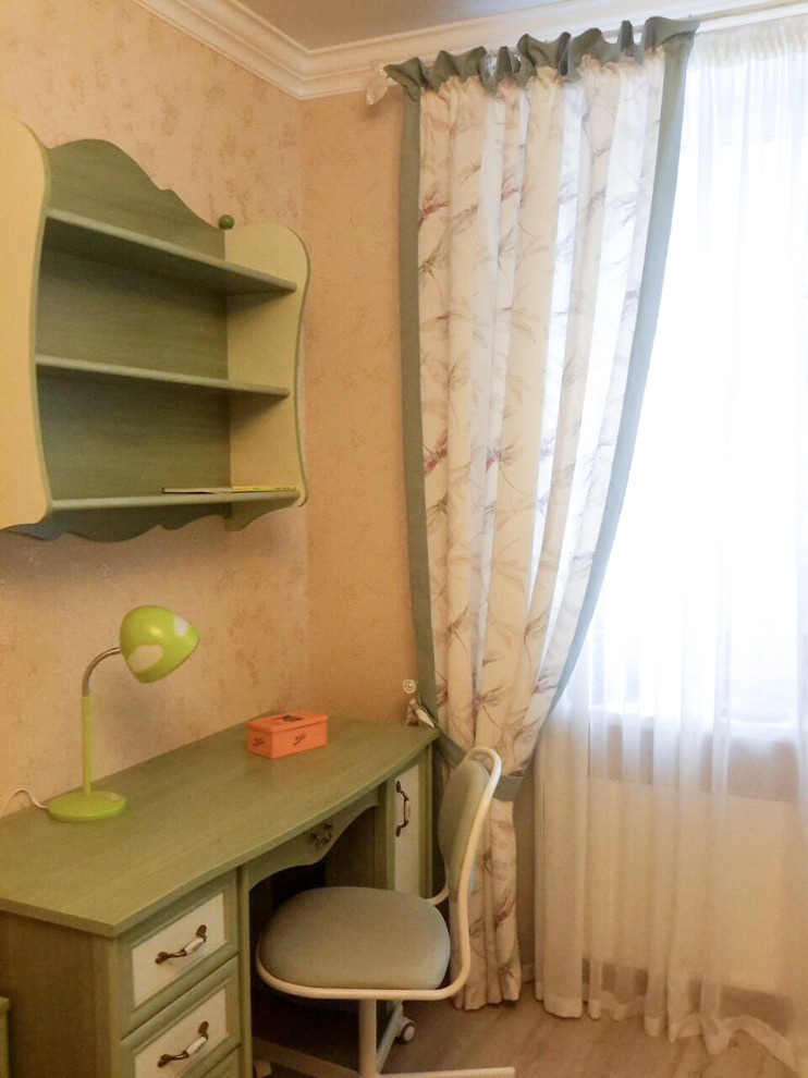 У графского пруда