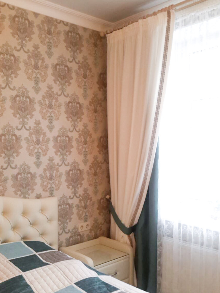 У графского пруда