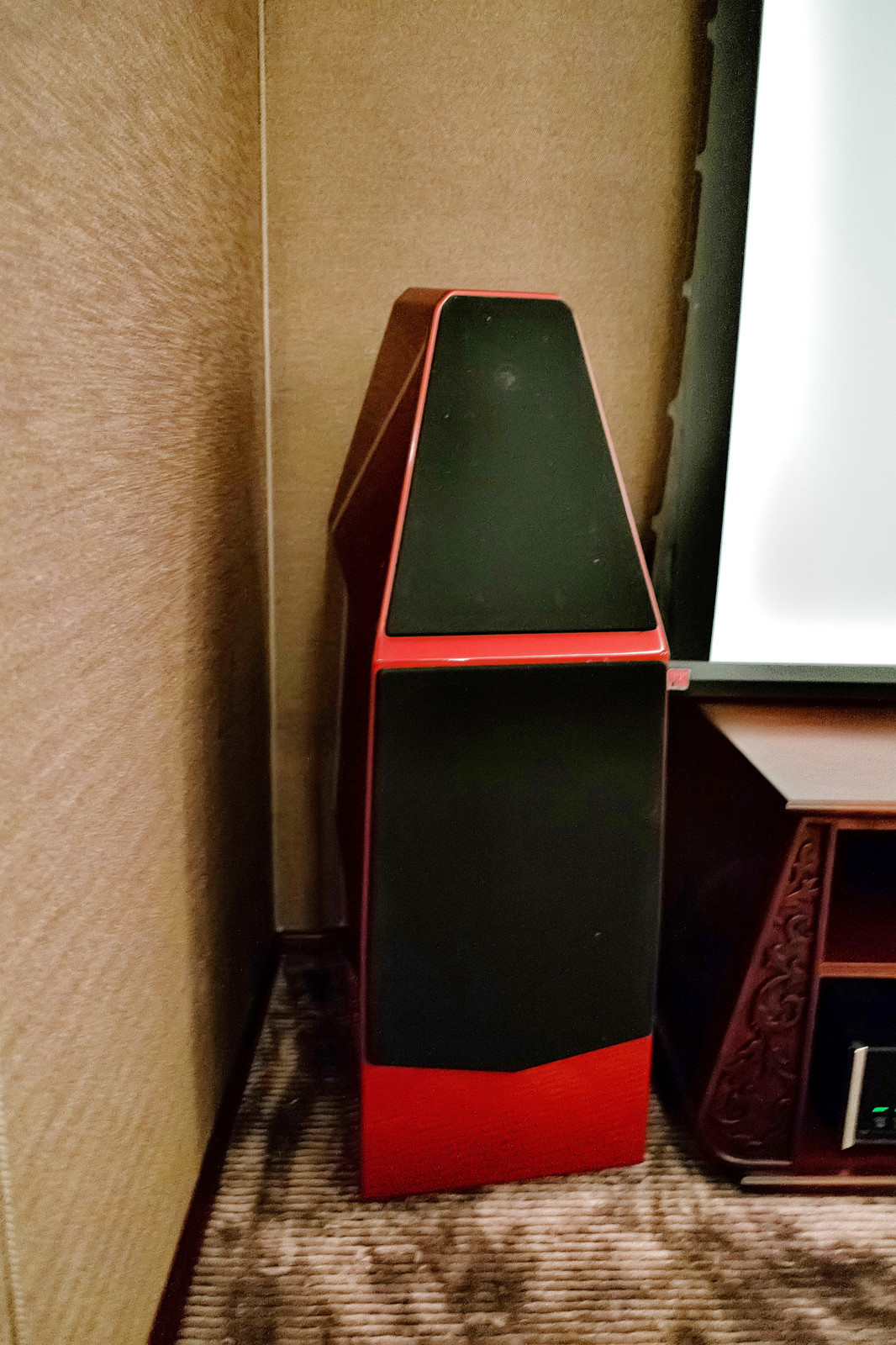 Домашний кинотеатр в ЖК "Золотой Квартет". Телепортация в иные миры