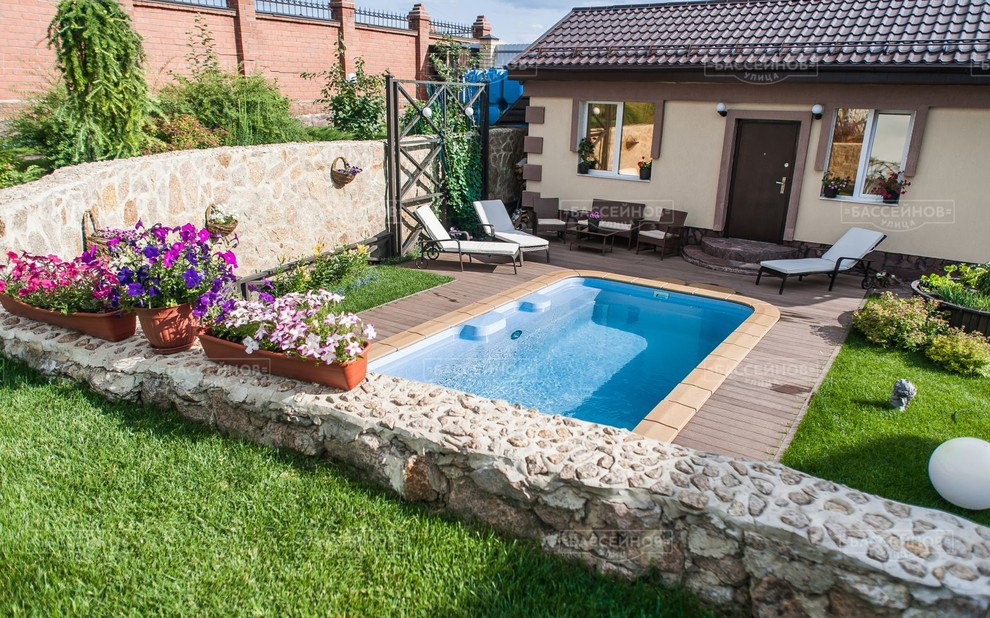 Бассейн в поселке Каштак