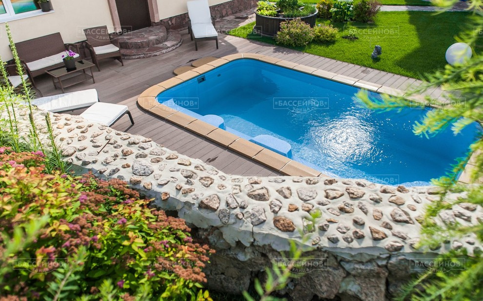 Бассейн в поселке Каштак