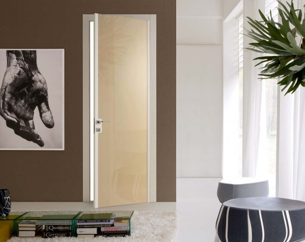 Алюминиевые двери покрытые шпоном