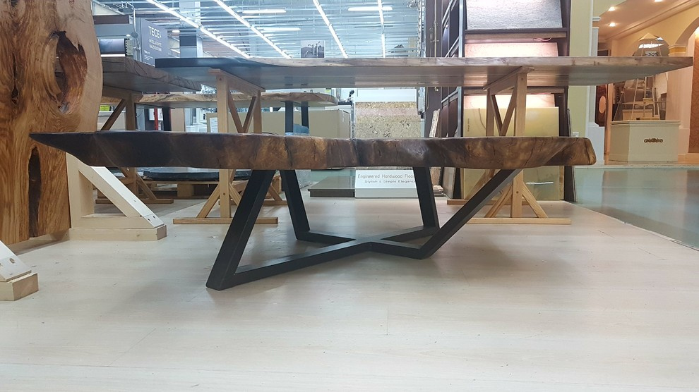 Стол журнальный Live Edge Design, массив ореха