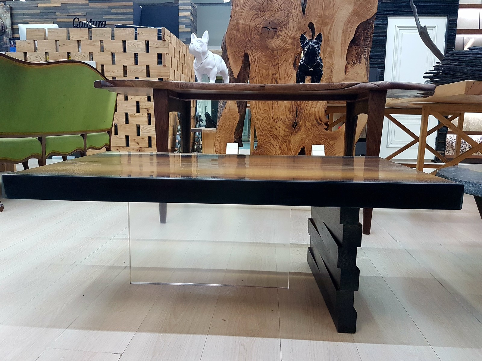 Стол журнальный, массив дуба природного морения