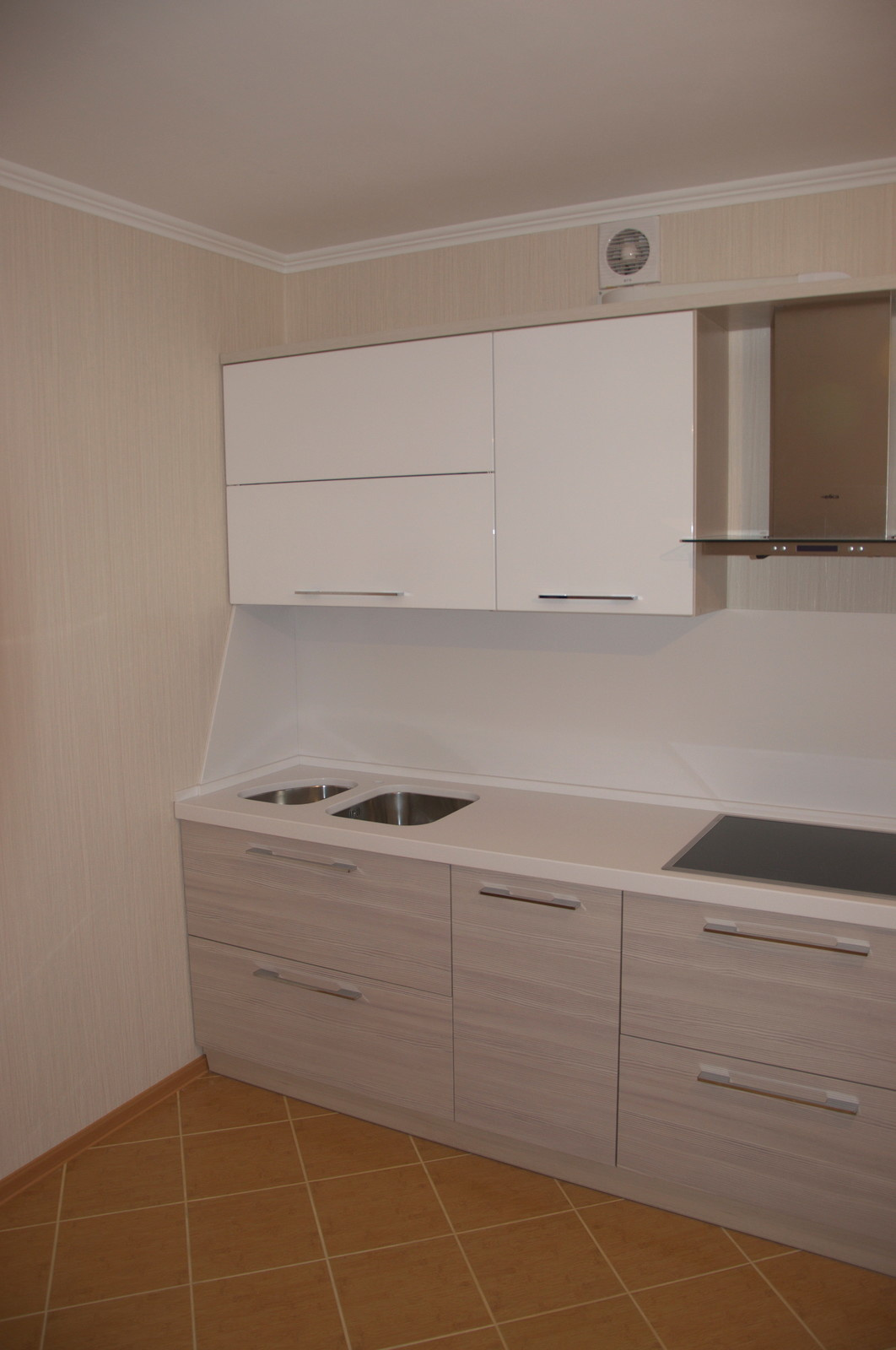 Кухня модерн глянец