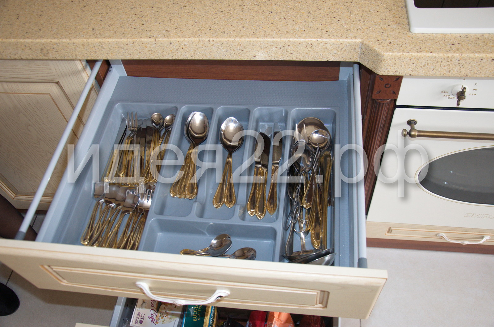 Классика бежевая