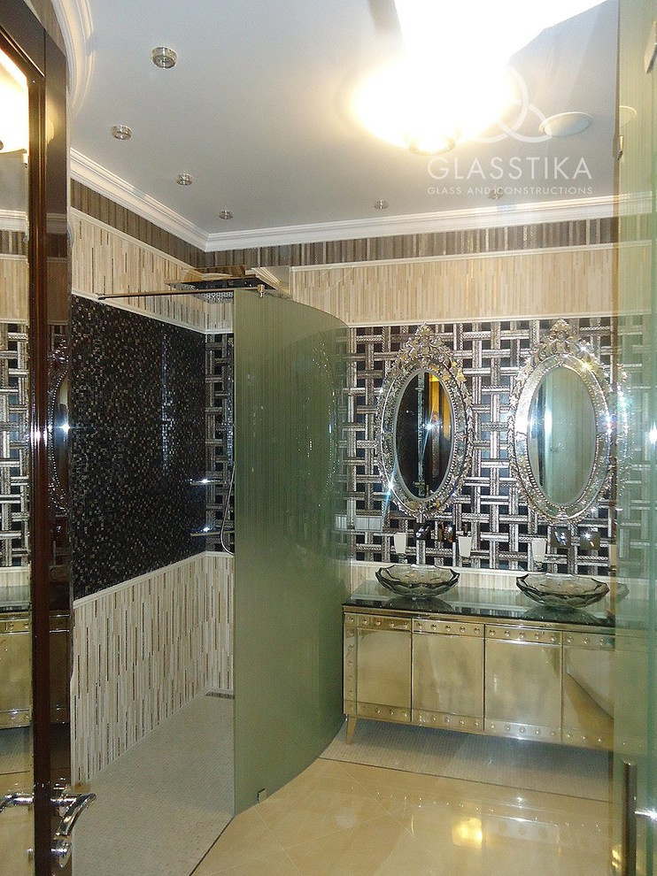 СТЕКЛЯННЕ ДУШЕВЫЕ ПЕРЕГОРОДКИ