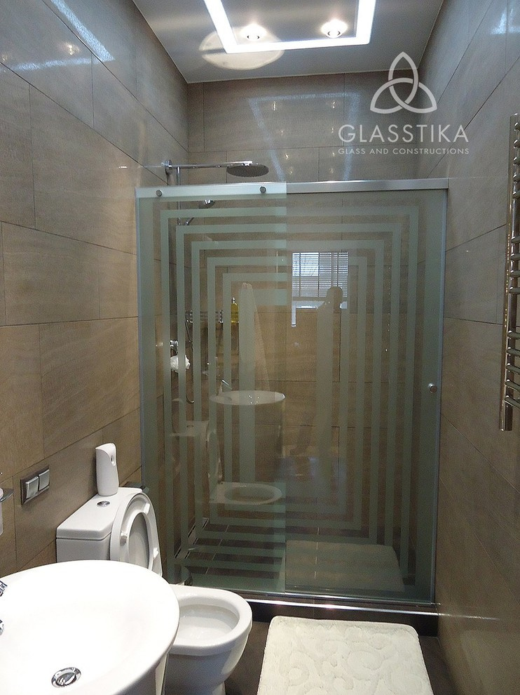 СТЕКЛЯННЕ ДУШЕВЫЕ ПЕРЕГОРОДКИ