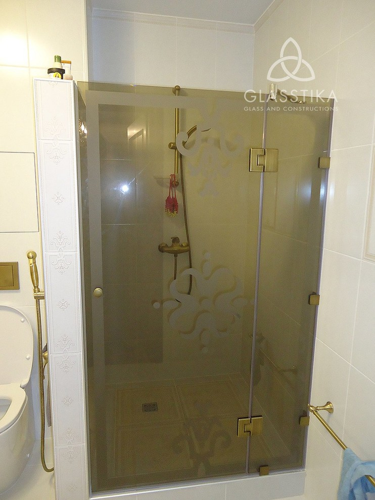 СТЕКЛЯННЕ ДУШЕВЫЕ ПЕРЕГОРОДКИ