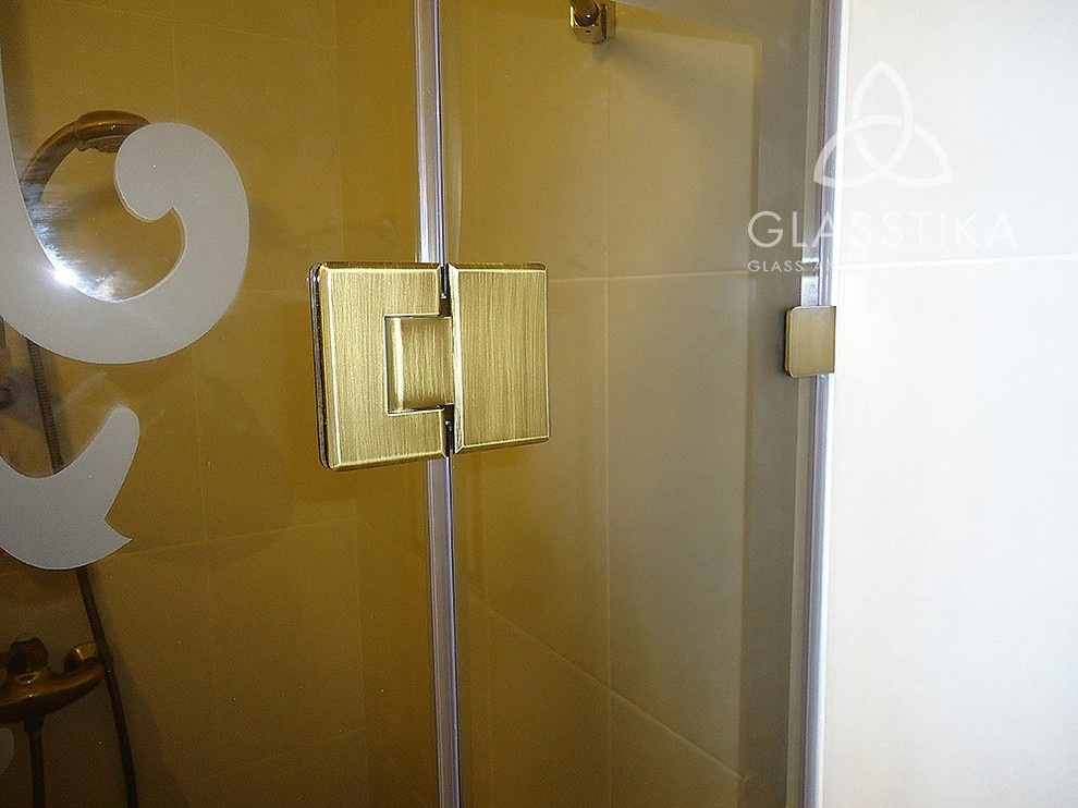 СТЕКЛЯННЕ ДУШЕВЫЕ ПЕРЕГОРОДКИ