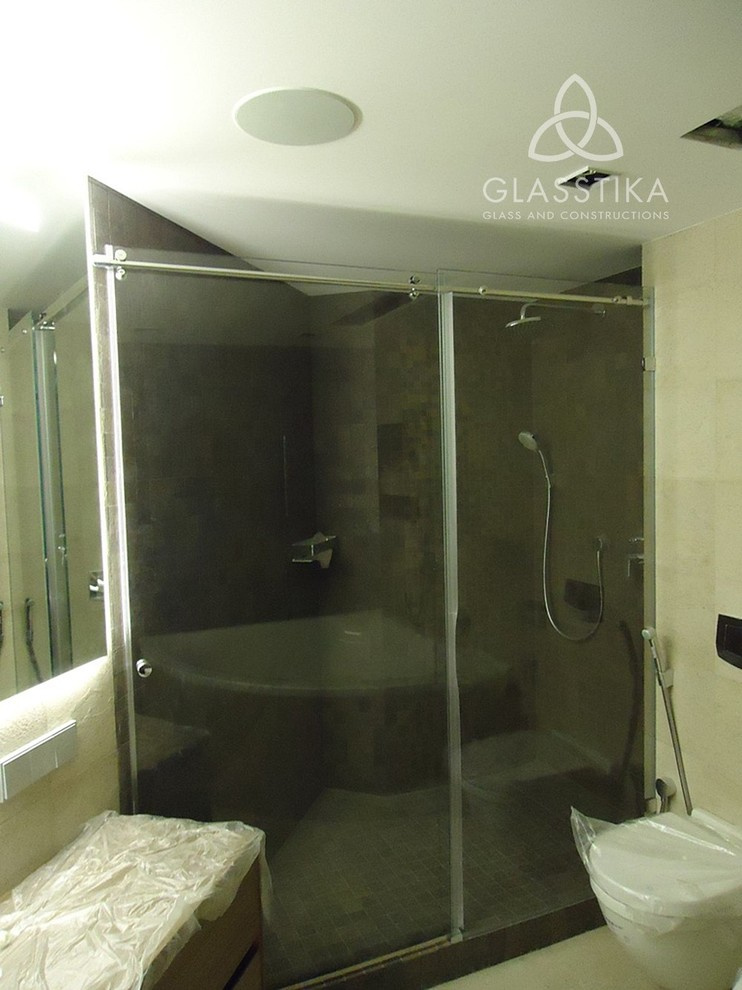 СТЕКЛЯННЕ ДУШЕВЫЕ ПЕРЕГОРОДКИ