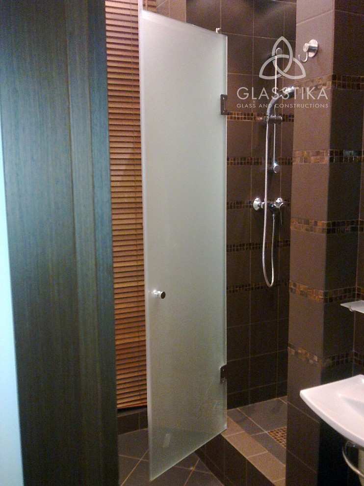 СТЕКЛЯННЕ ДУШЕВЫЕ ПЕРЕГОРОДКИ