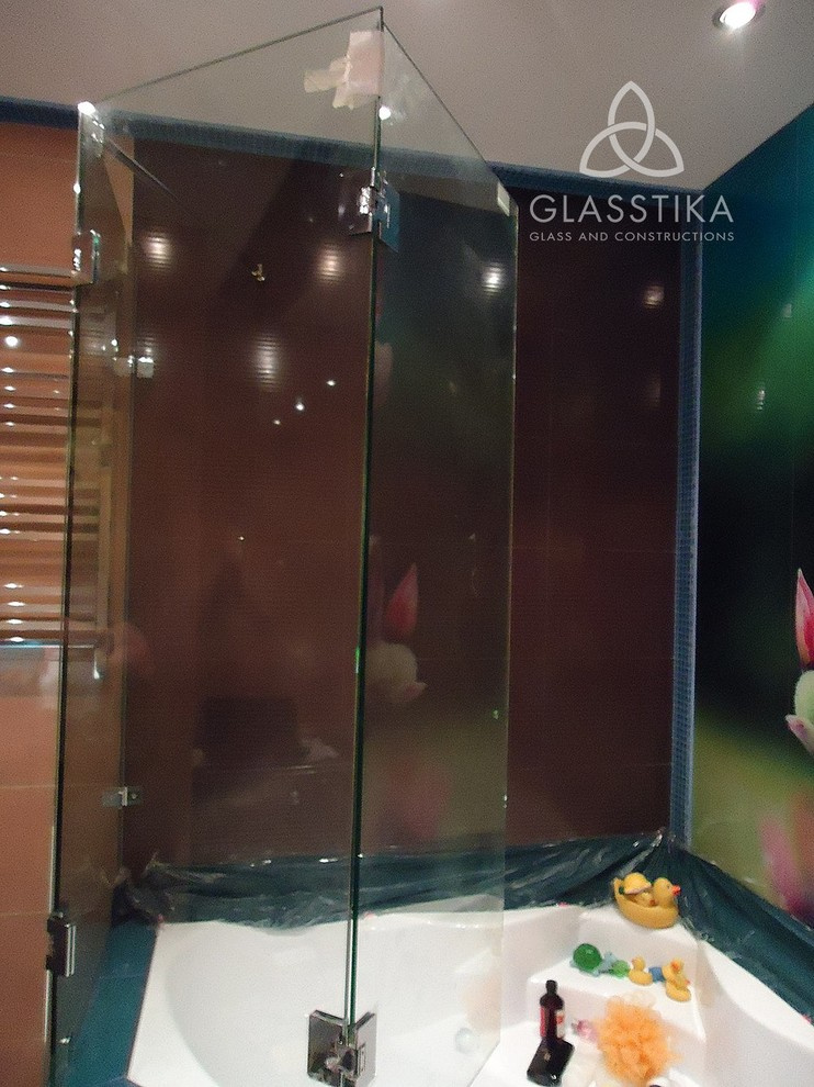 СТЕКЛЯННЕ ДУШЕВЫЕ ПЕРЕГОРОДКИ