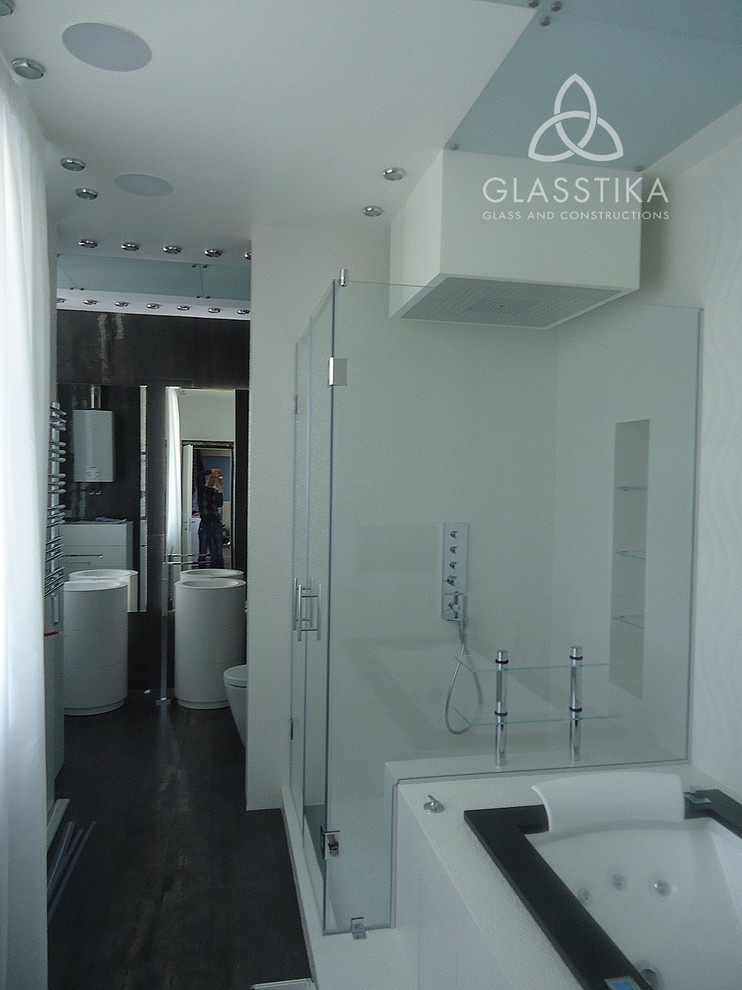 СТЕКЛЯННЕ ДУШЕВЫЕ ПЕРЕГОРОДКИ