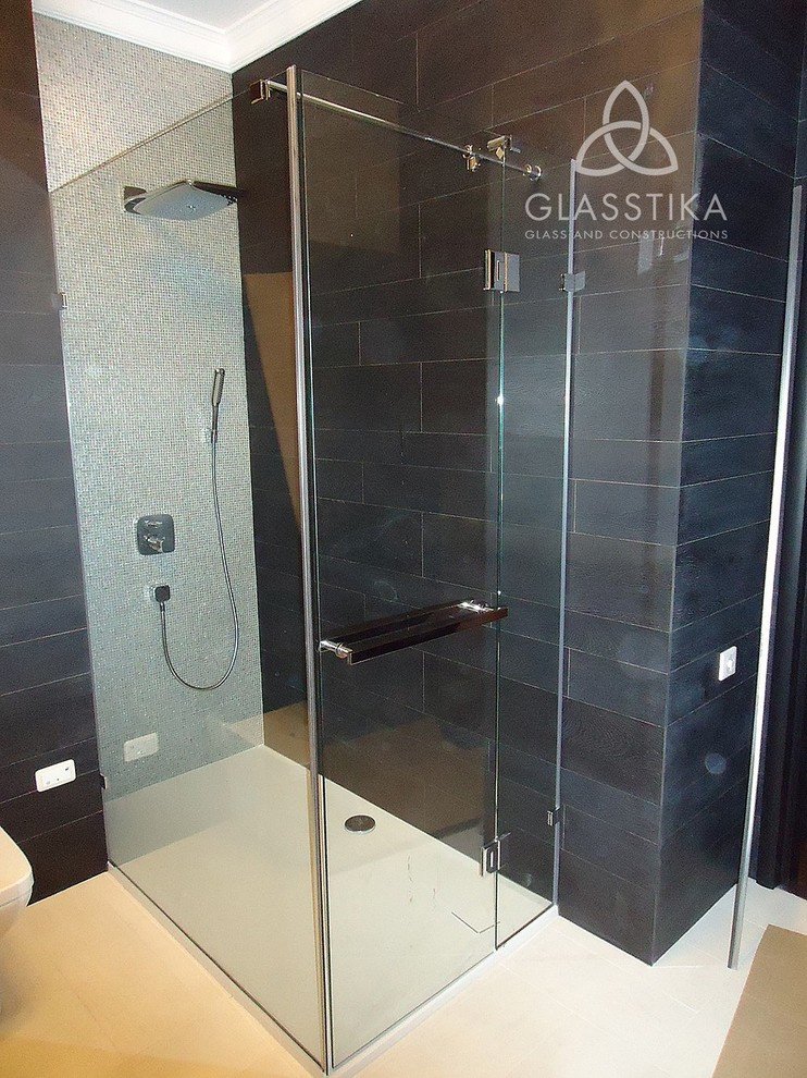 СТЕКЛЯННЕ ДУШЕВЫЕ ПЕРЕГОРОДКИ