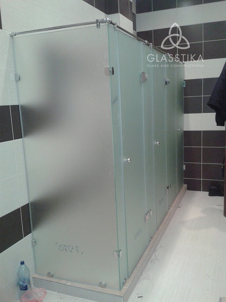 СТЕКЛЯННЕ ДУШЕВЫЕ ПЕРЕГОРОДКИ
