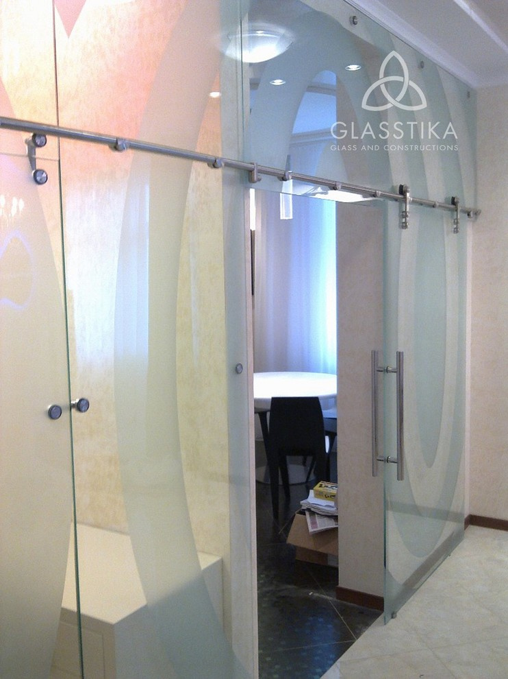 СТЕКЛЯННЫЕ ДВЕРИ