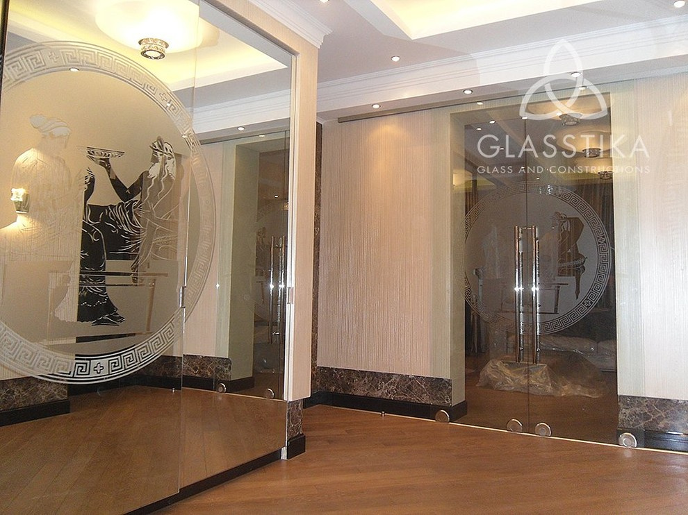 СТЕКЛЯННЫЕ ДВЕРИ