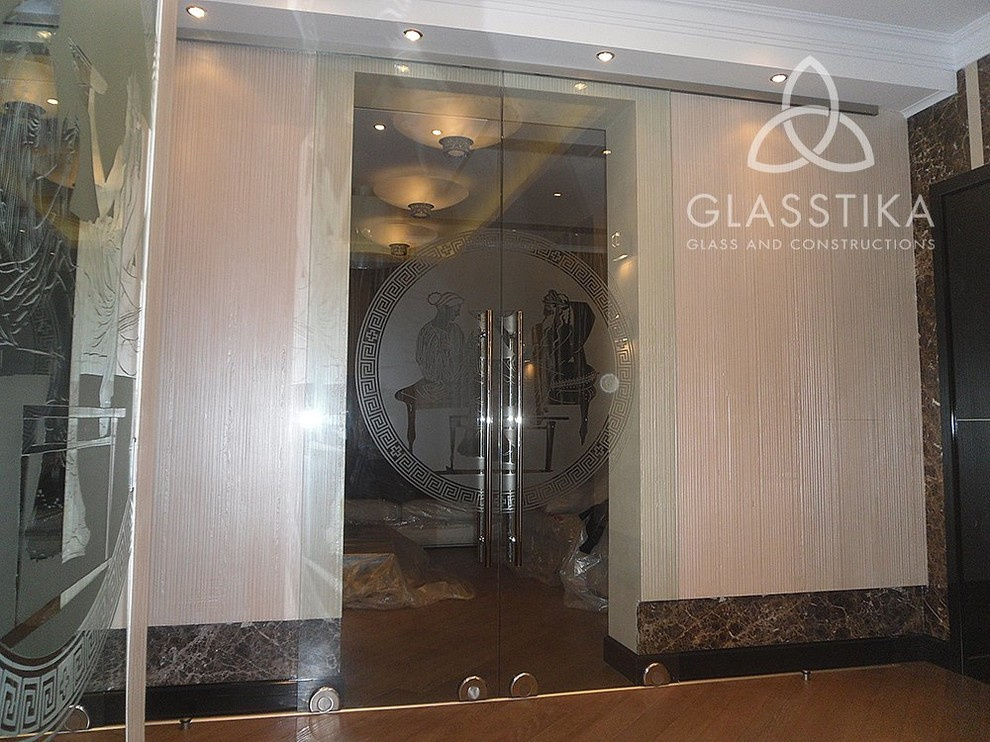 СТЕКЛЯННЫЕ ДВЕРИ