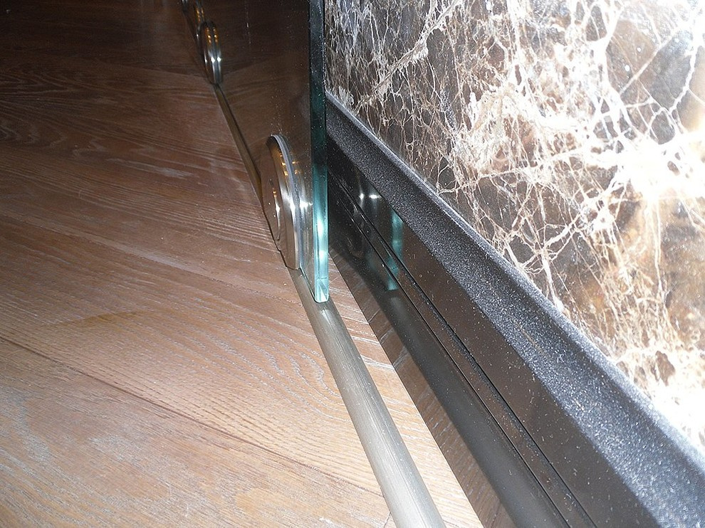 СТЕКЛЯННЫЕ ДВЕРИ