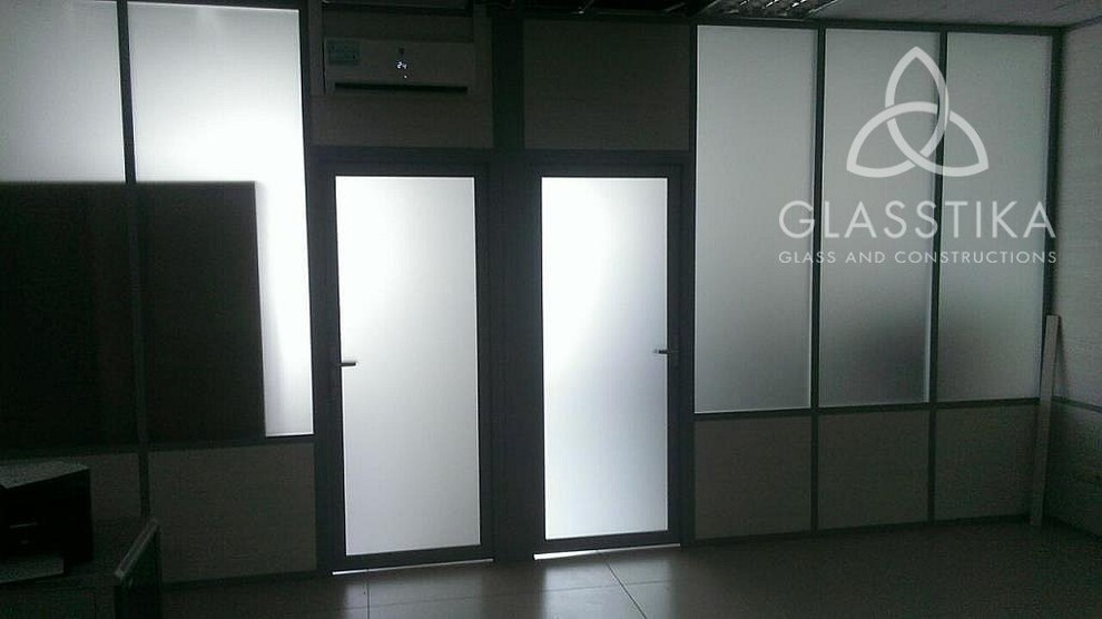 СТЕКЛЯННЫЕ ПЕРЕГОРОДКИ