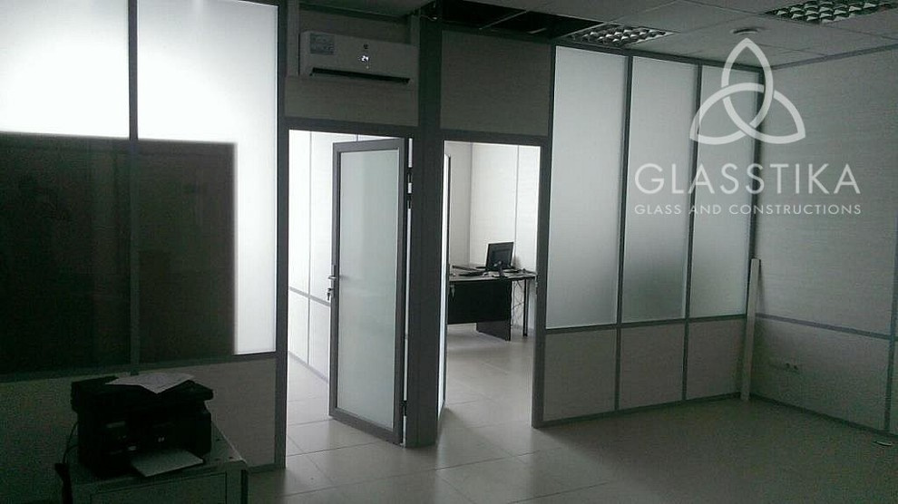 СТЕКЛЯННЫЕ ПЕРЕГОРОДКИ