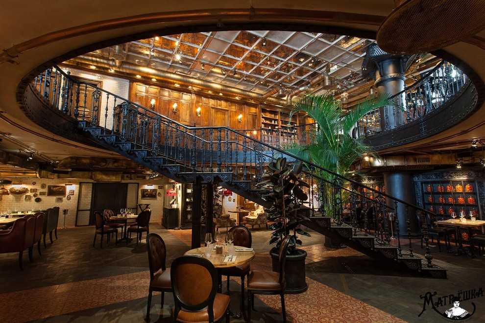 Плитка на полу ресторана "Матрёшка" от Maison Dellos