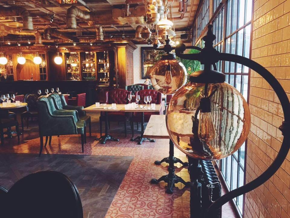 Плитка на полу ресторана "Матрёшка" от Maison Dellos