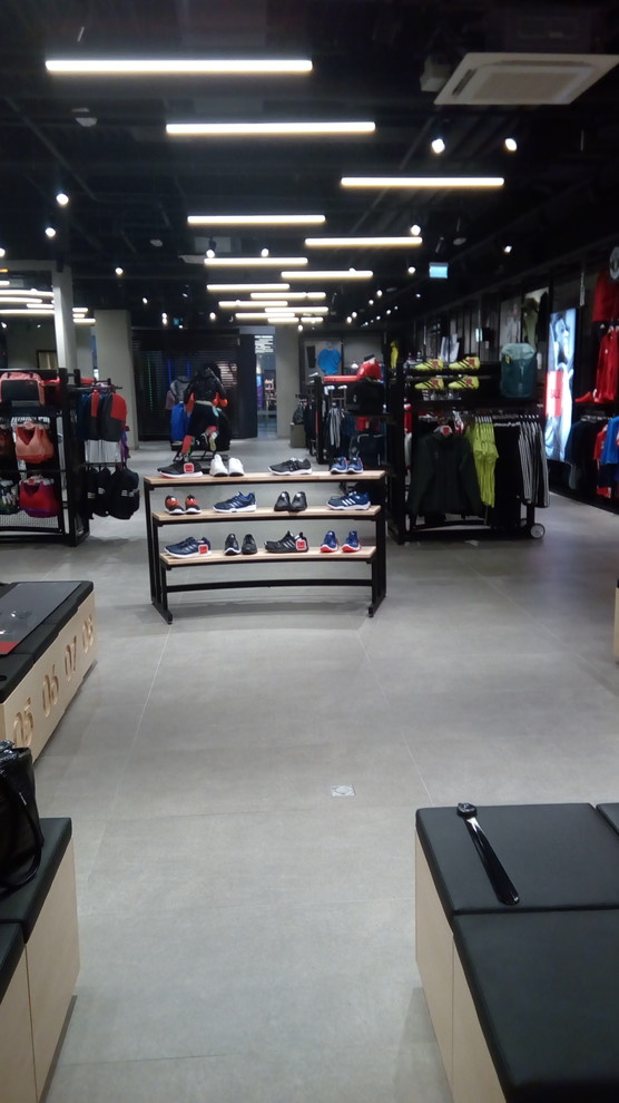 Обложка проекта: Адидас