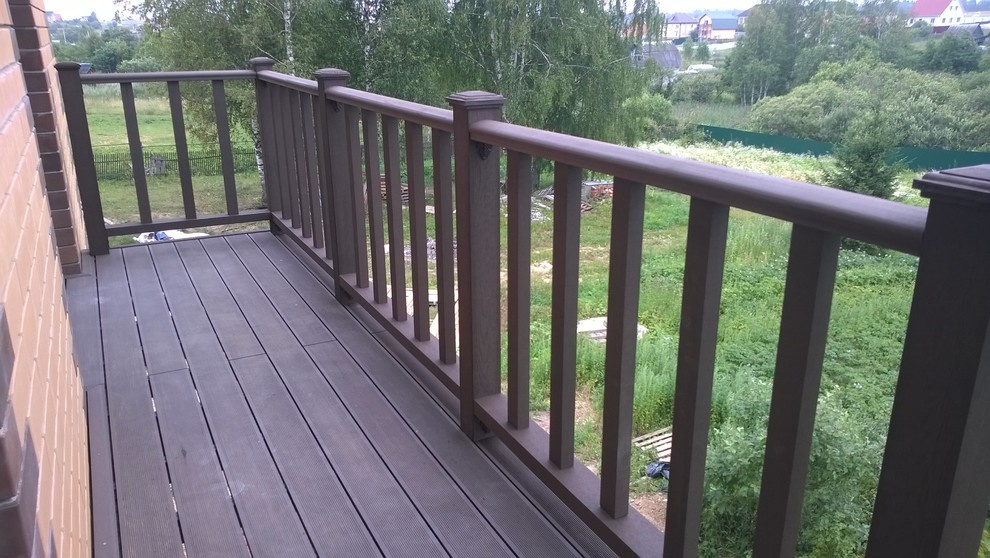 Балкон загородного дома