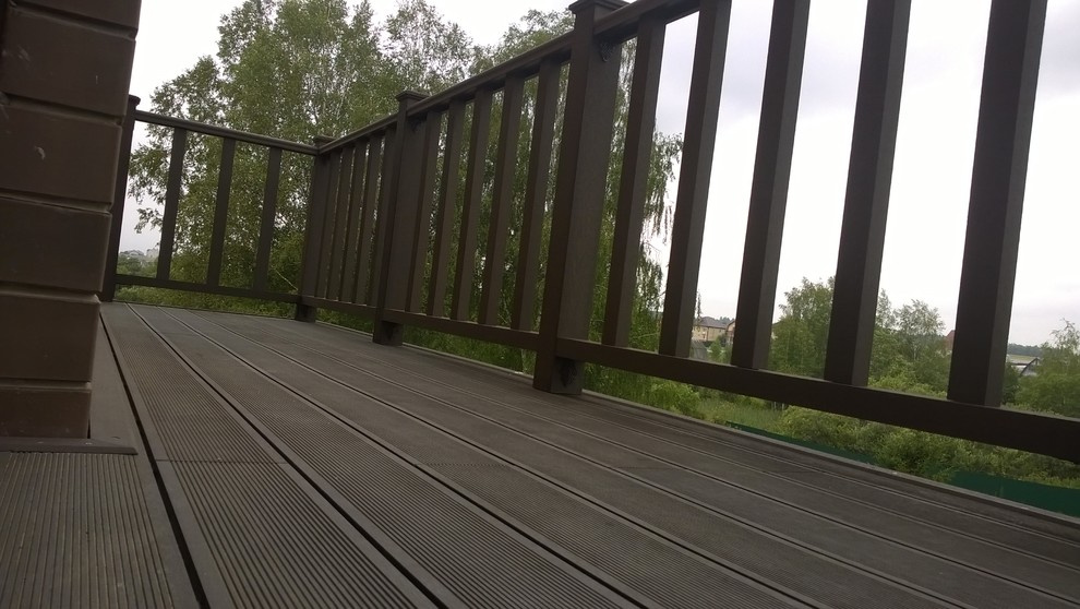 Балкон загородного дома
