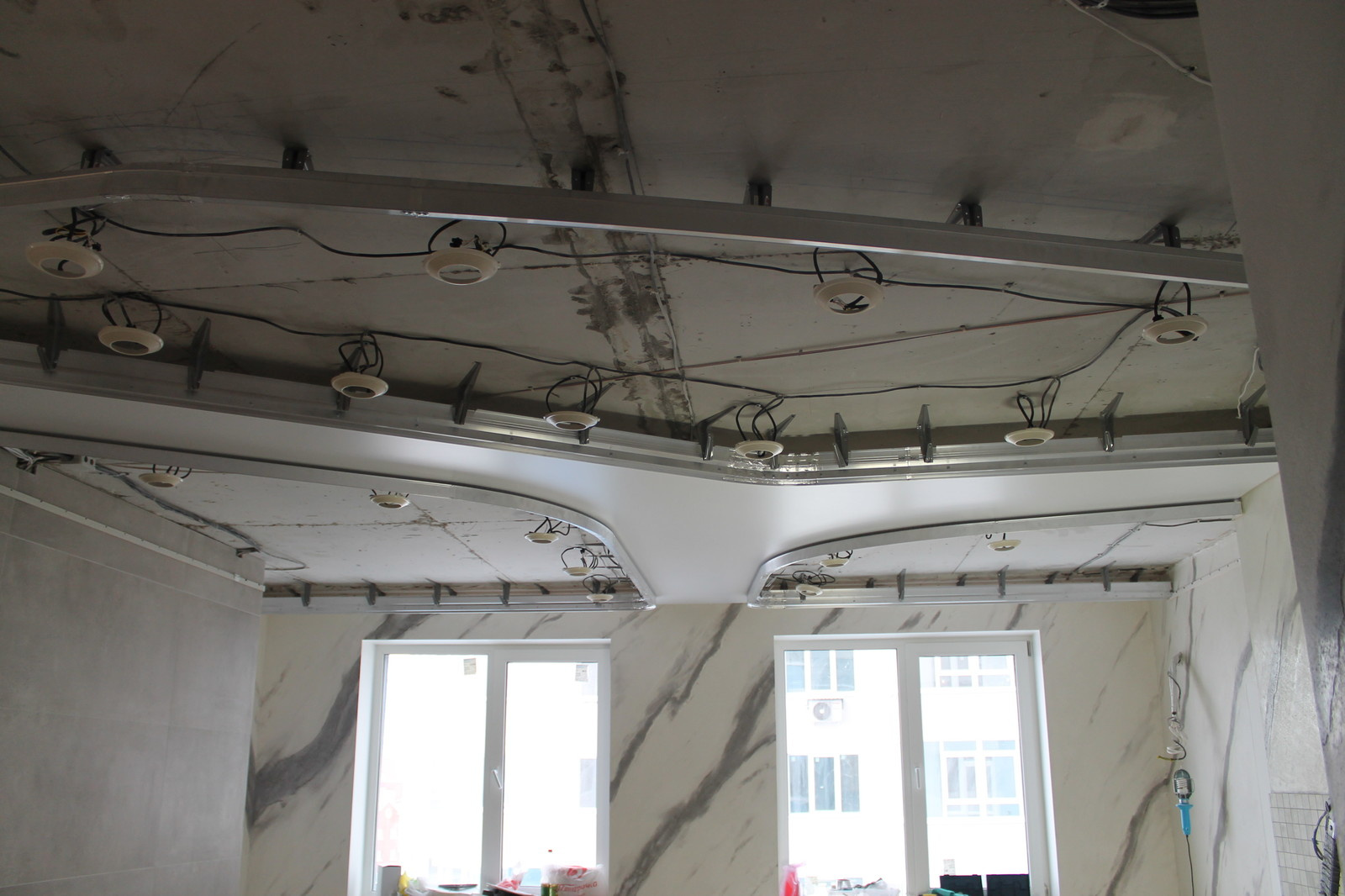 Многоуровневые потолки