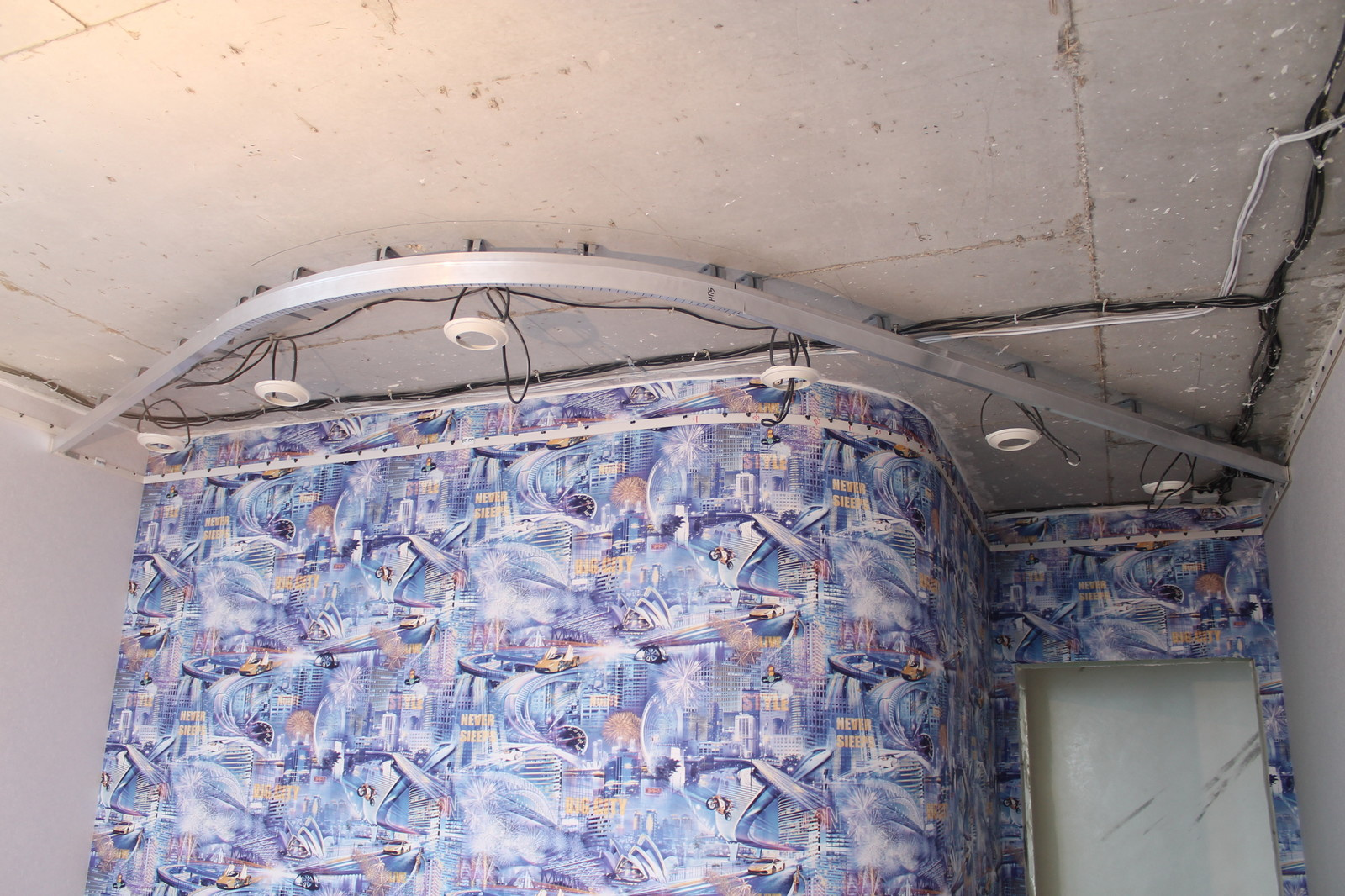 Многоуровневые потолки